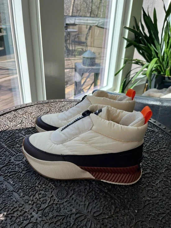 SOREL OUT N ABOUT III PUFFY ZIP WATERPROOF BOOTS IN CHALK 8.5 - Picture 5 of 11